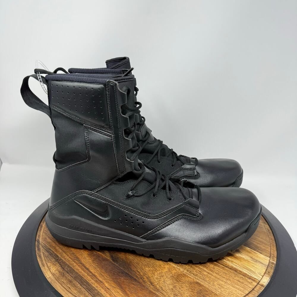 Nike Black Men's Boots